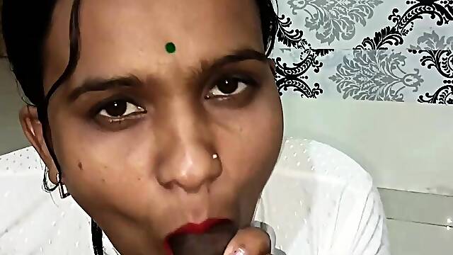 Horny Amateur Desi Indian Couple Having a Good Fuck