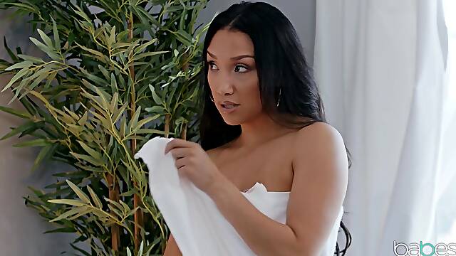 Asian horny MILF Vicki Chase mind-blowing porn movie