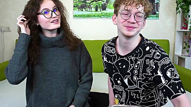 Redhead Amateur couple fucking on webcam - Brunette Teen Camgirl slut in eyeglasses