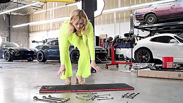 ASMR: Breasty Blond Widens Wide Open In Sheer Outfit To Organize Her Tools