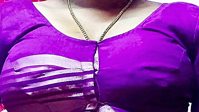 Beautiful Bhabhi Alone in Home Private Sex