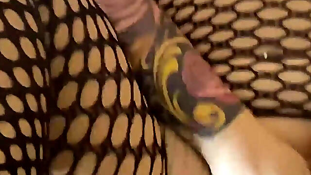 Plump Chick in Fishnets Takes Care of Rome Majors BBC